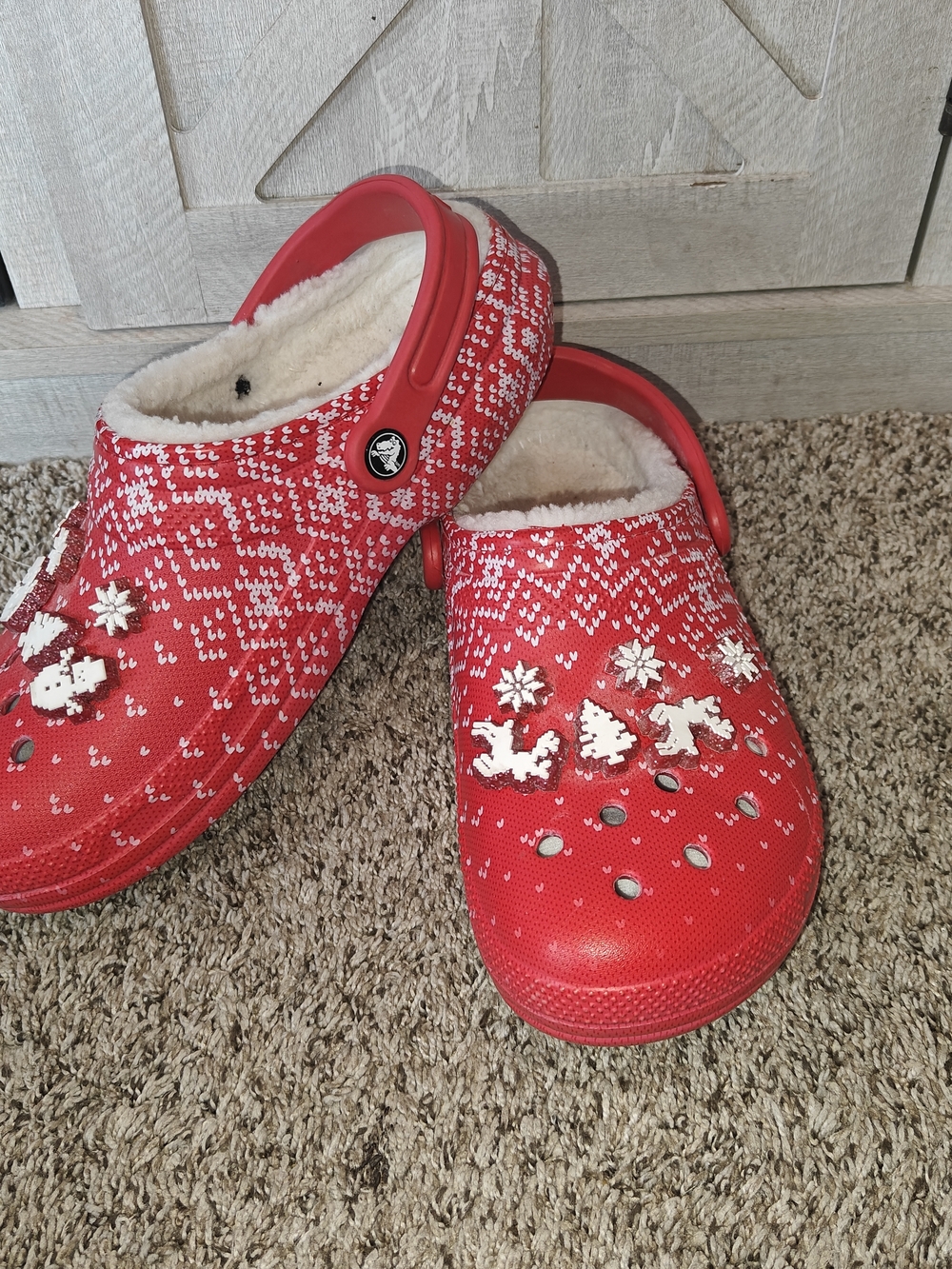 Holiday-Themed Festive Crocs Classic Lined Faux Fur Clogs M8, W10 - Picture 2 of 8